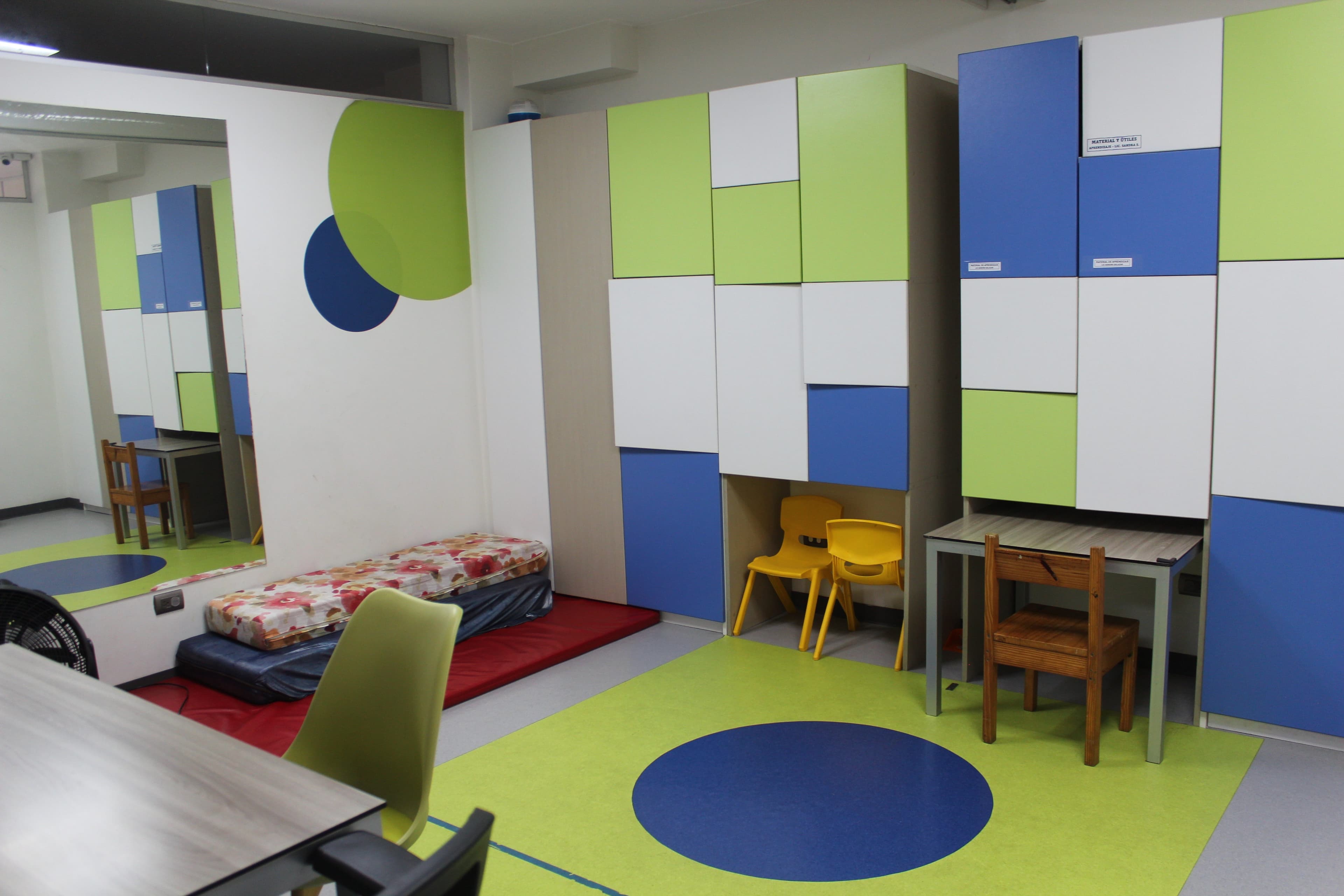 Ambiente de terapia de aprendizaje en San Borja